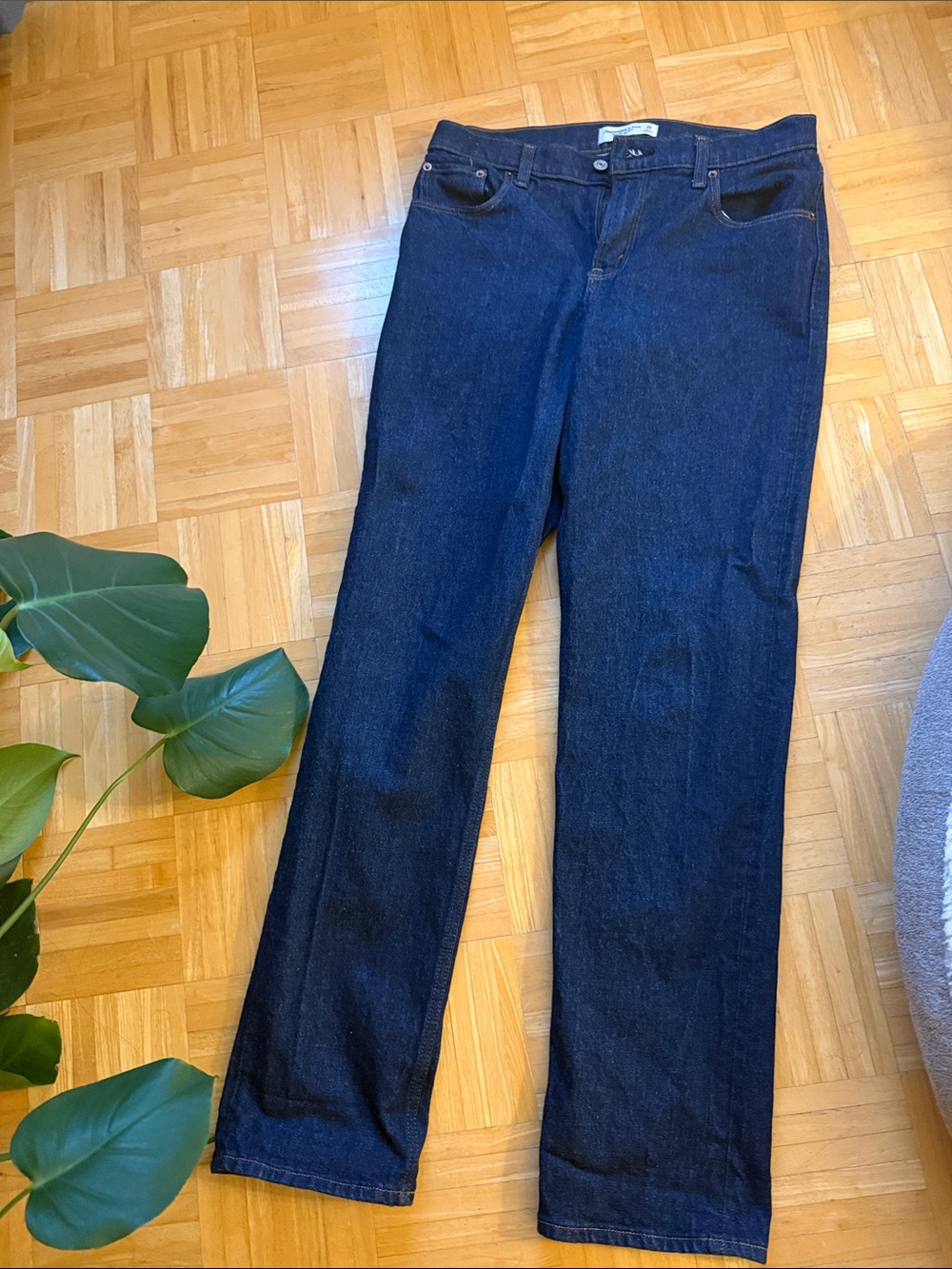 NWT Abercrombie & Fitch The 90s Straight Mid Rise Dark Wash Denim Jeans 29 Long